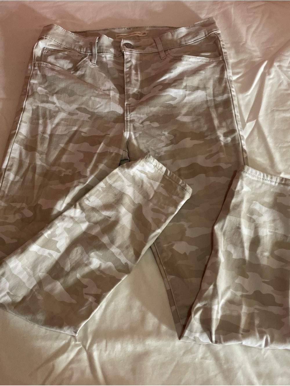 Levi's 720 High Rise Super Skinny Crop in Beige Camo